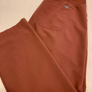 Figs Mauve Livingston Scrub Pants - size XL/P